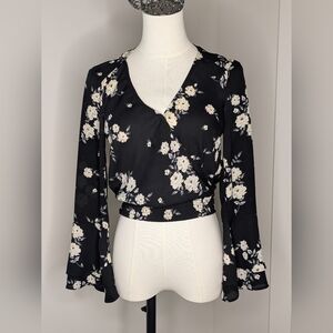 H&M Women's Dark Floral Long Bell Sleeve Blouse Cropped Size 0 Fall Winter